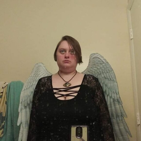 Meet your Posher, Amanda - Picture 10 of 16